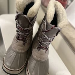 L.L Bean Snow Boots Lace-up Women’s Size 6
