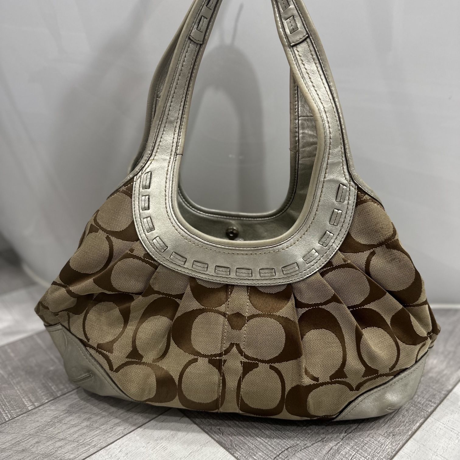 Coach Signature Ergo Pleated Kisslock for Sale in Fort Lauderdale