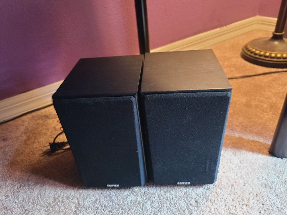 Edifier 11" Black Speakers