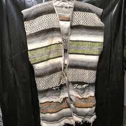 Blanket Poncho Size 2XL.