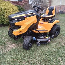 REAL NICE, CUB CADET XT1 LT46 HYDRO AUTOMATIC RIDING MOWER