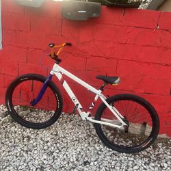 SE BIKE BLOCKS FLYER