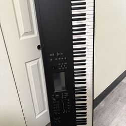 Yamaha MODX 8+ 88 Keys