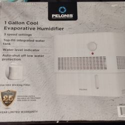 Pelonis 1gallon Evaporative Humidifier.