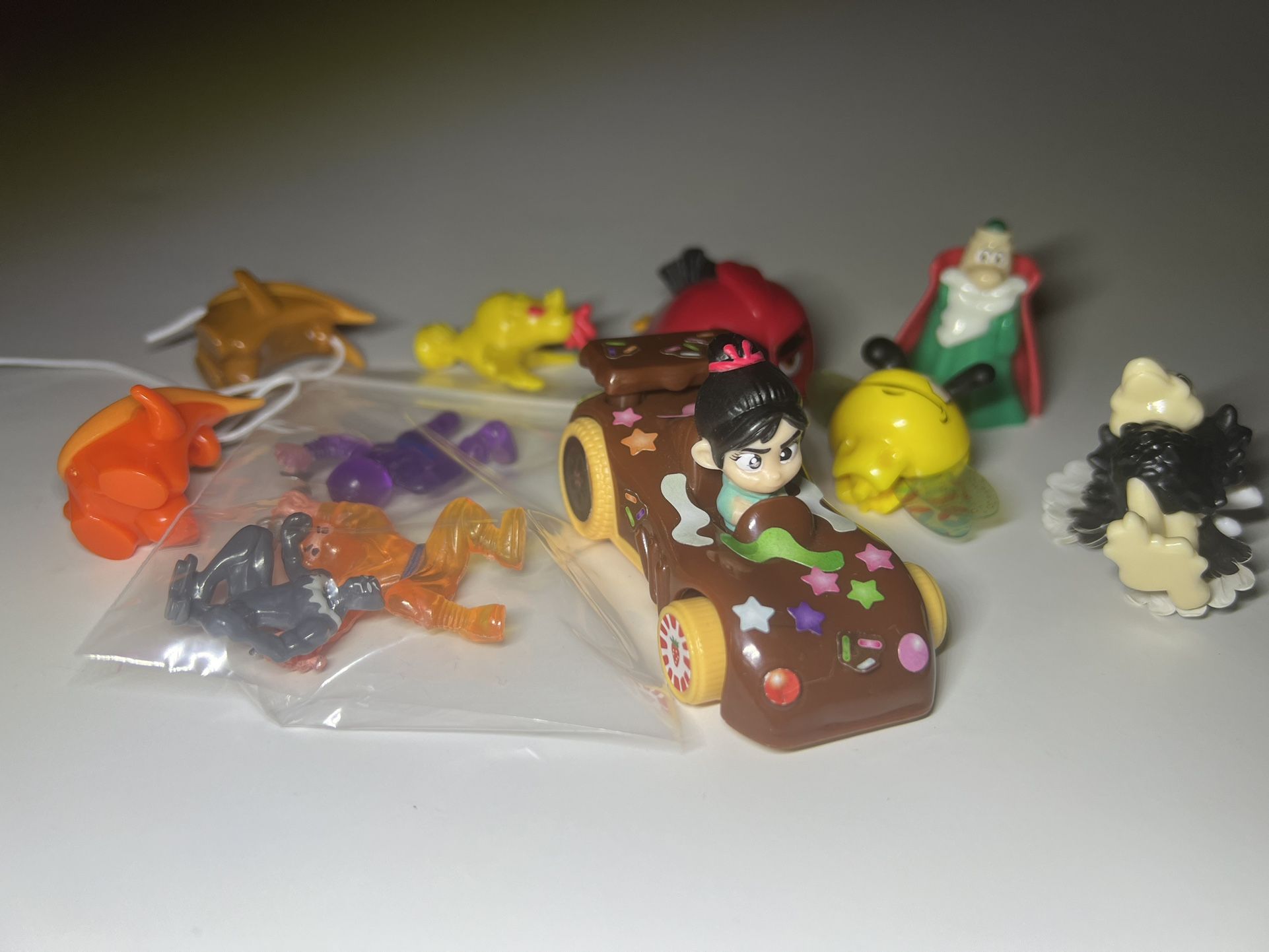 "Glitch" Character Sugar Rush Racer Pull-Back Car McDonald's Happy Meal 2018 And Random Toys