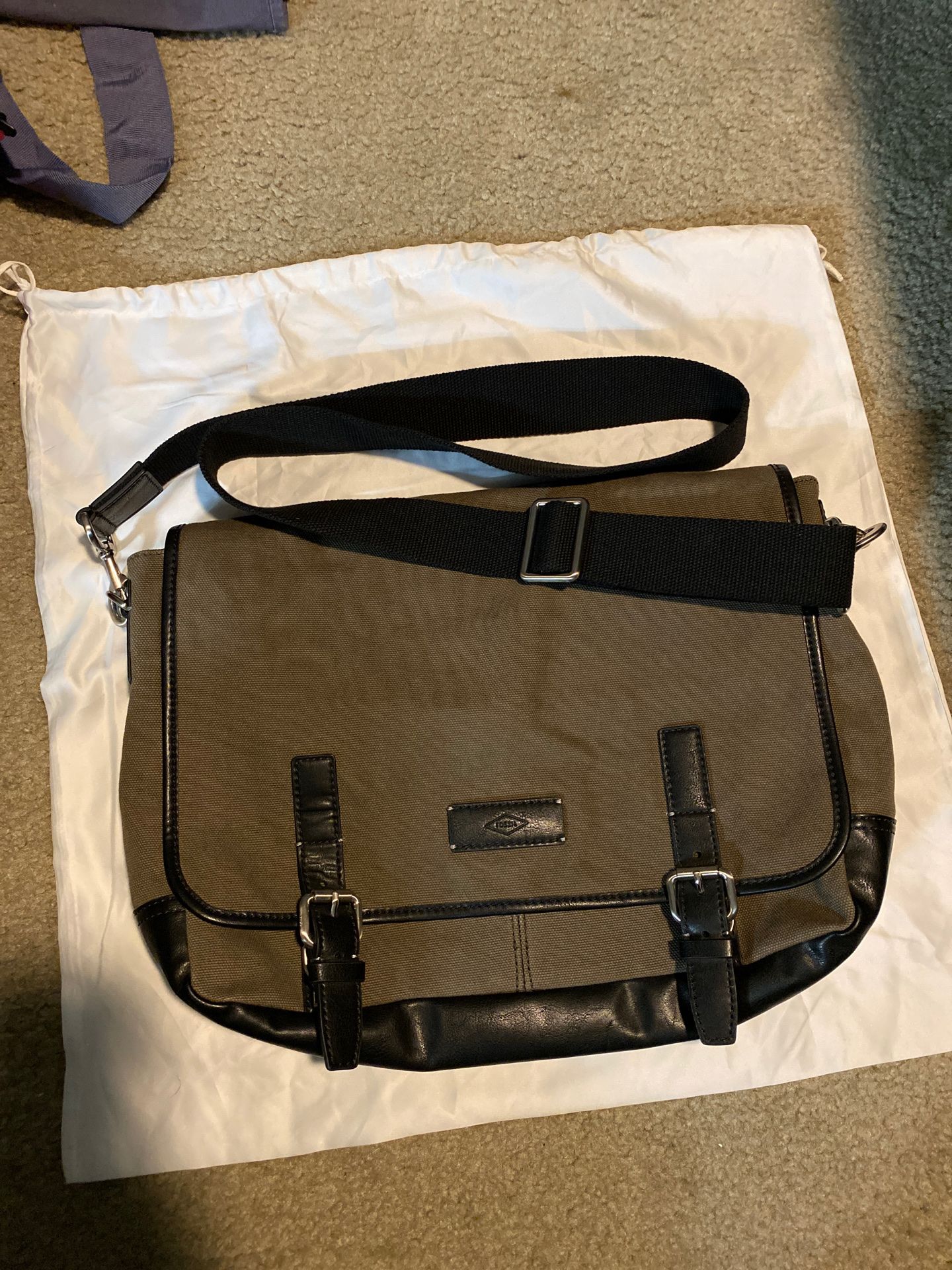 Fossil messenger bag