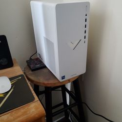 HP Victus Desktop Computer 