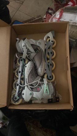 WOMENS SKATES SIZE 6 LIKE NEW