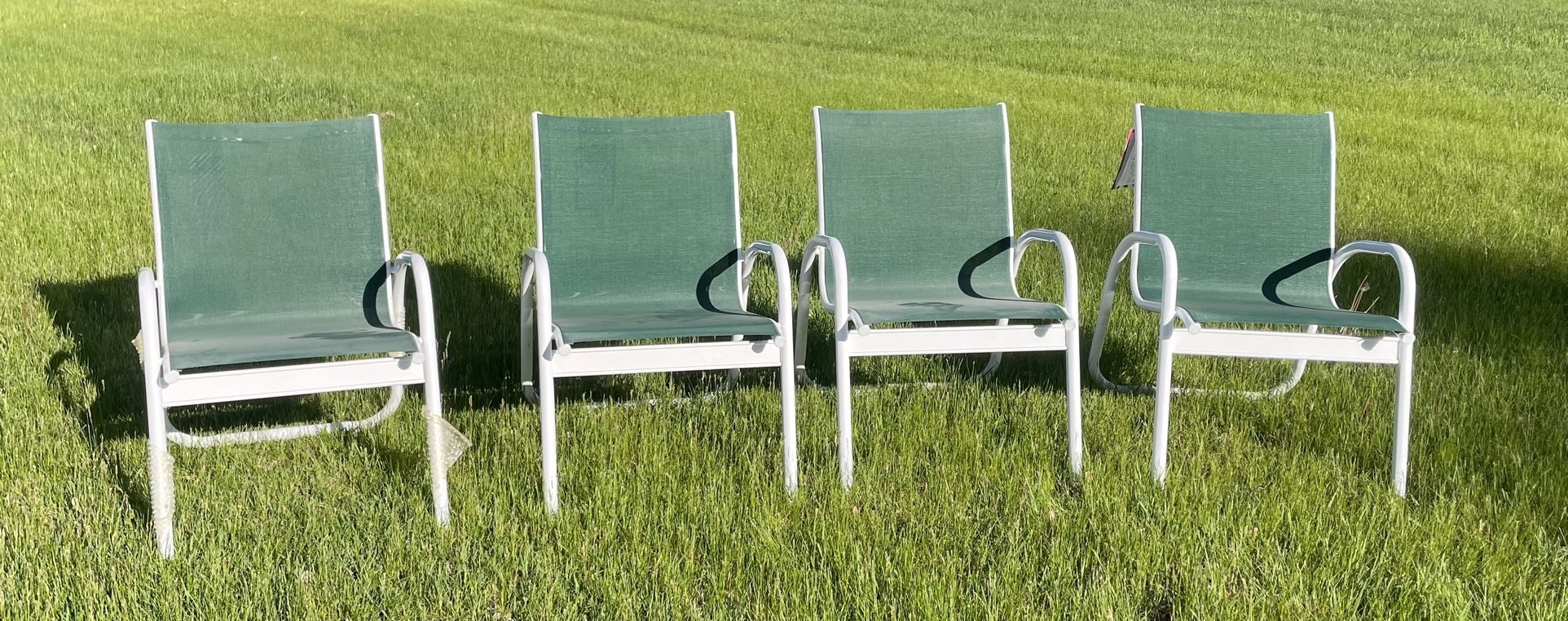 4 Outdoor Patio Chairs – Dark Green Mesh