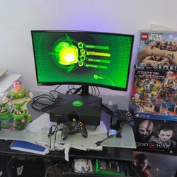 Original Xbox  And Samsung G7 Monitor 