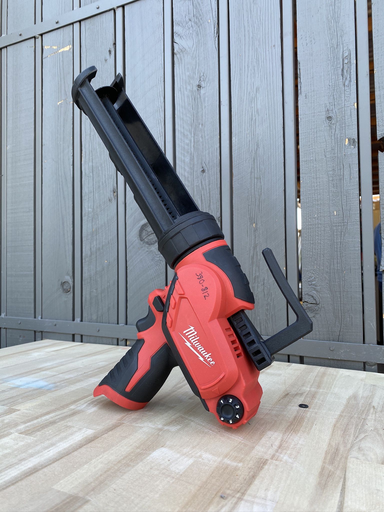 Milwaukee M12 12V Lithium-lon Cordless 10 oz. Adhesive and Caulk Gun (Tool-Only)