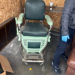 Barber Chair Free ! 