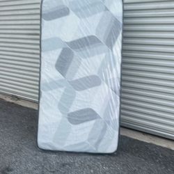   Mattresses: twin, full , queen regular ,  Colchon Nuevo Colchones plush or pillow top available cama bed mattress 