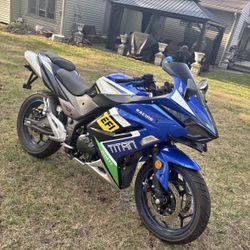 Titan Motorcycle 200cc Like New