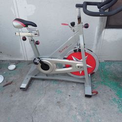 Sunny Health & Fitness Stationary Bike 