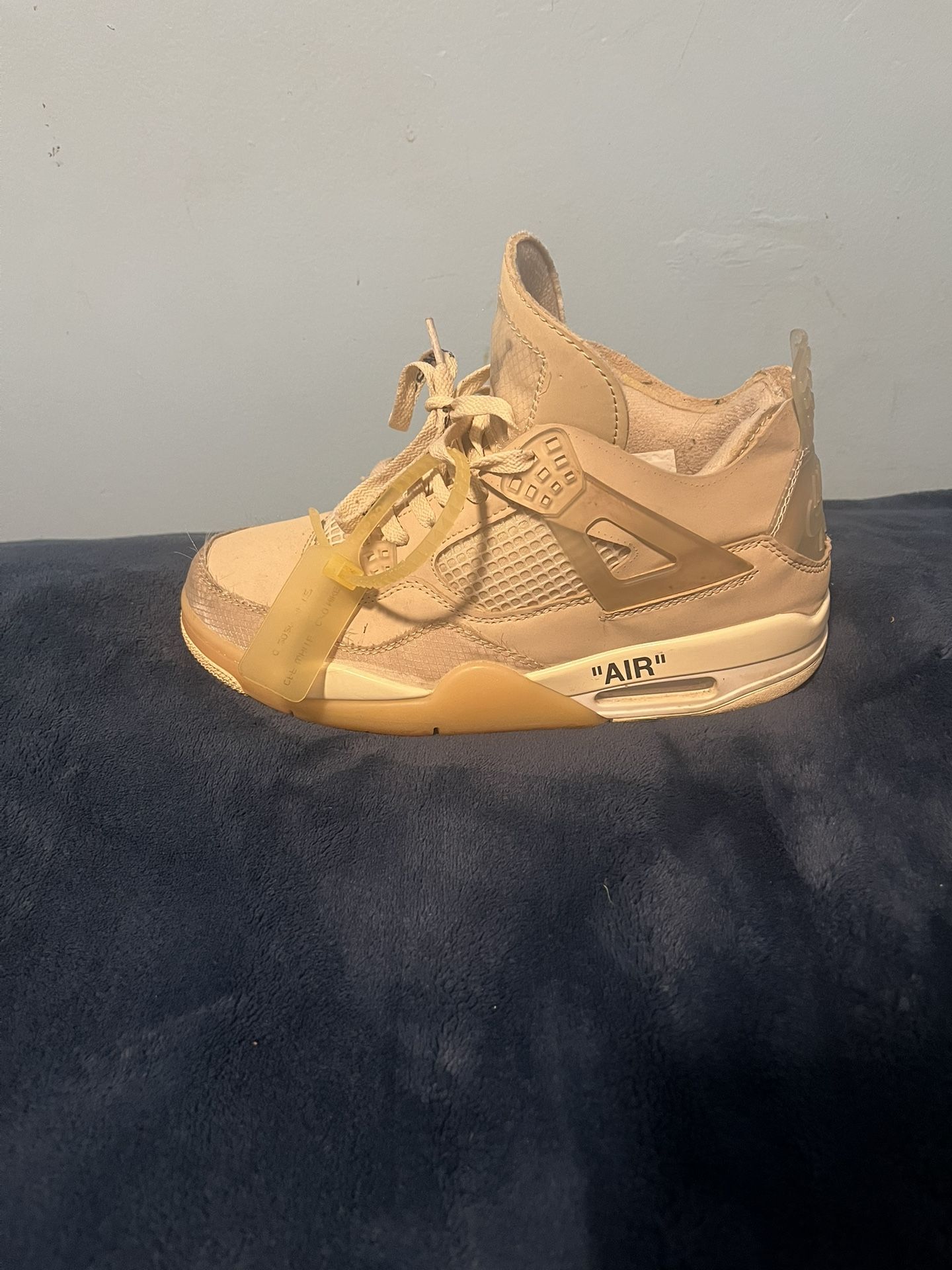 Off White Jordan 4s