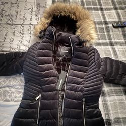 Fashion nova. Brand new Women’s Puffer jacket SIZE LARGE 