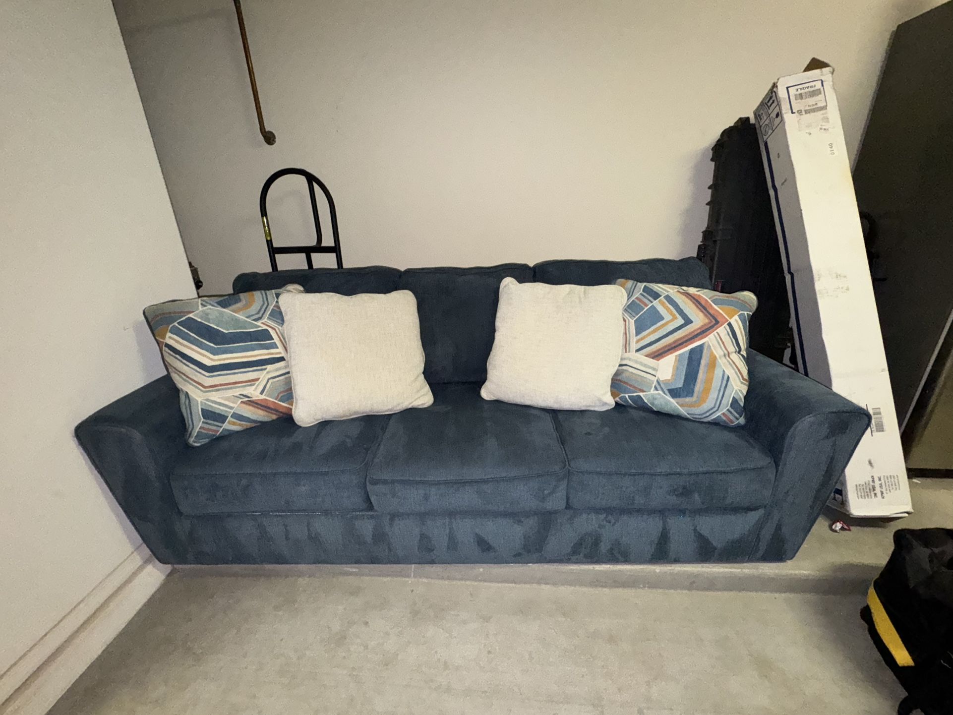 Sofa / Pull Out Bed