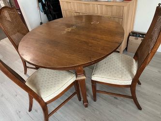 44” thomasville round dining table with thee chairs solid wood