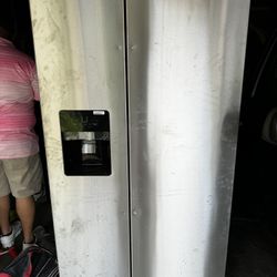 NEW Whirlpool Refrigerator 