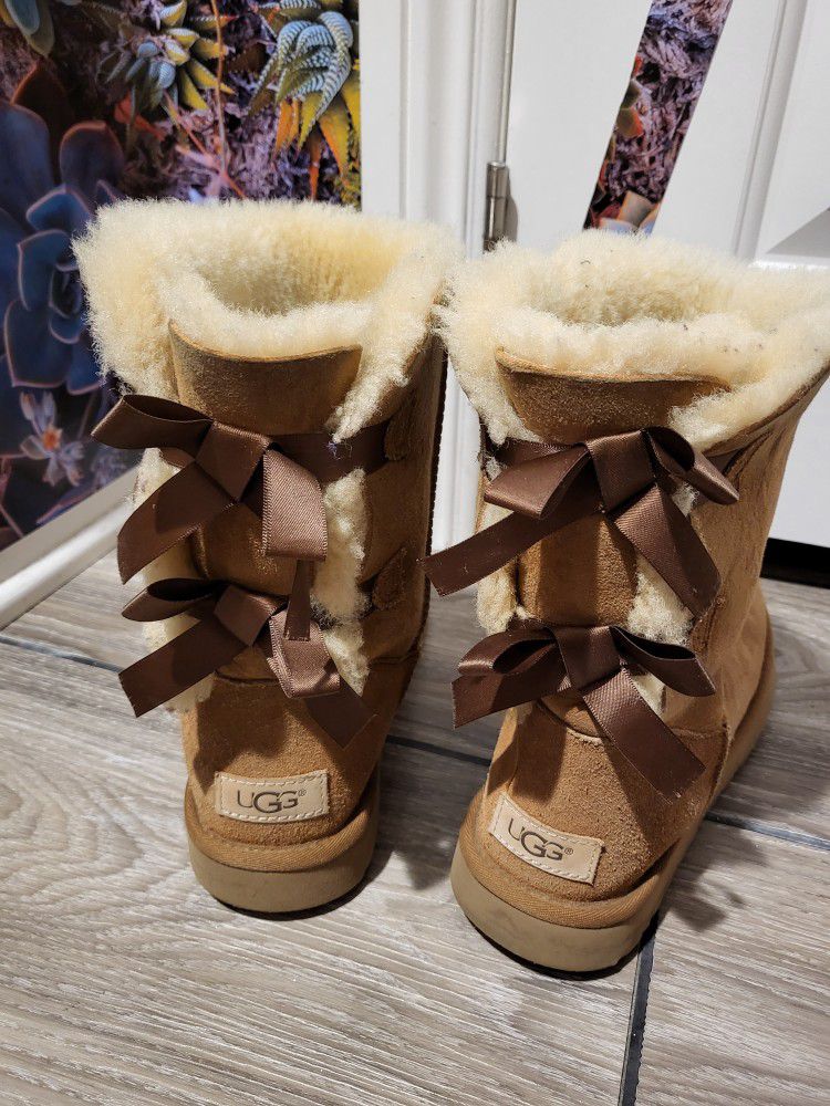 Ugg Australia Womens Bailey Bow Boot Bootie Size 8 Faux Fur  1016225 sheepskins Shoes
