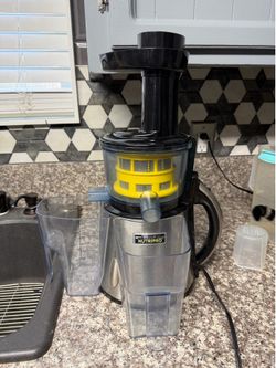 Bella Nutripro Juicer - cash only