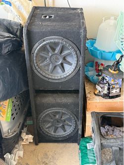 Skar audio dual 12 box with two kicker competition VX subs that are pretty new within a year