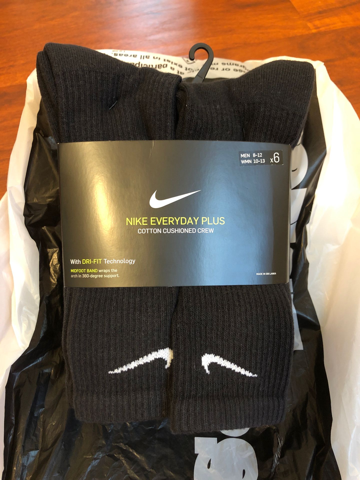 Nike Everyday Plus Cotton Cushioned Crew With Dri-Fit Technology Socks （6 Pairs）New！with label SIZE L Men 8-12 WMN 10-13