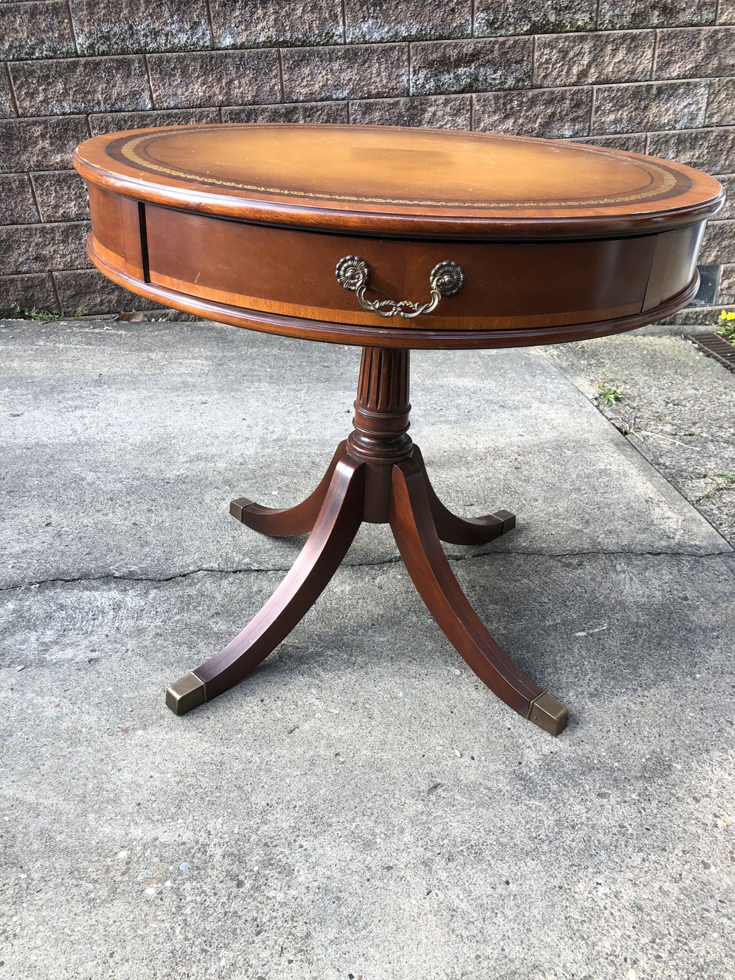 Vintage / Antique End table