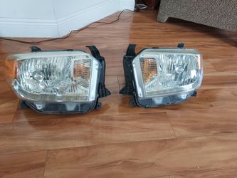 Toyota Tundra Headlights