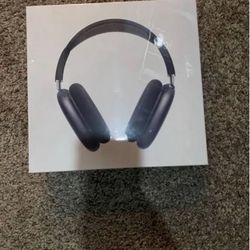 Apple AirPod Maxes