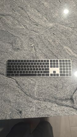 Apple Magic Keyboard with Touch ID and Numeric Keypad 