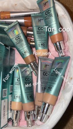 It cosmetics bundle