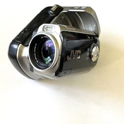 JVC Everio GZ-MC200U Digital Media Camera Camcorder