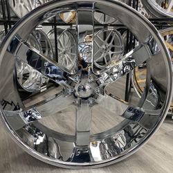 30 INCH ALL CHROME U2 WHELES AND TIRE PACKAGE 