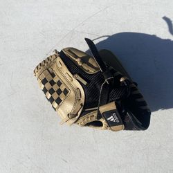 Like New Adidas Junior T Ball Glove