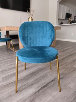 Set of 6 Stunning Teal Velvet Dining Chairs with Gold Legs