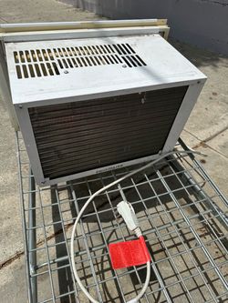 Window air-conditioning unit 6000 BTU