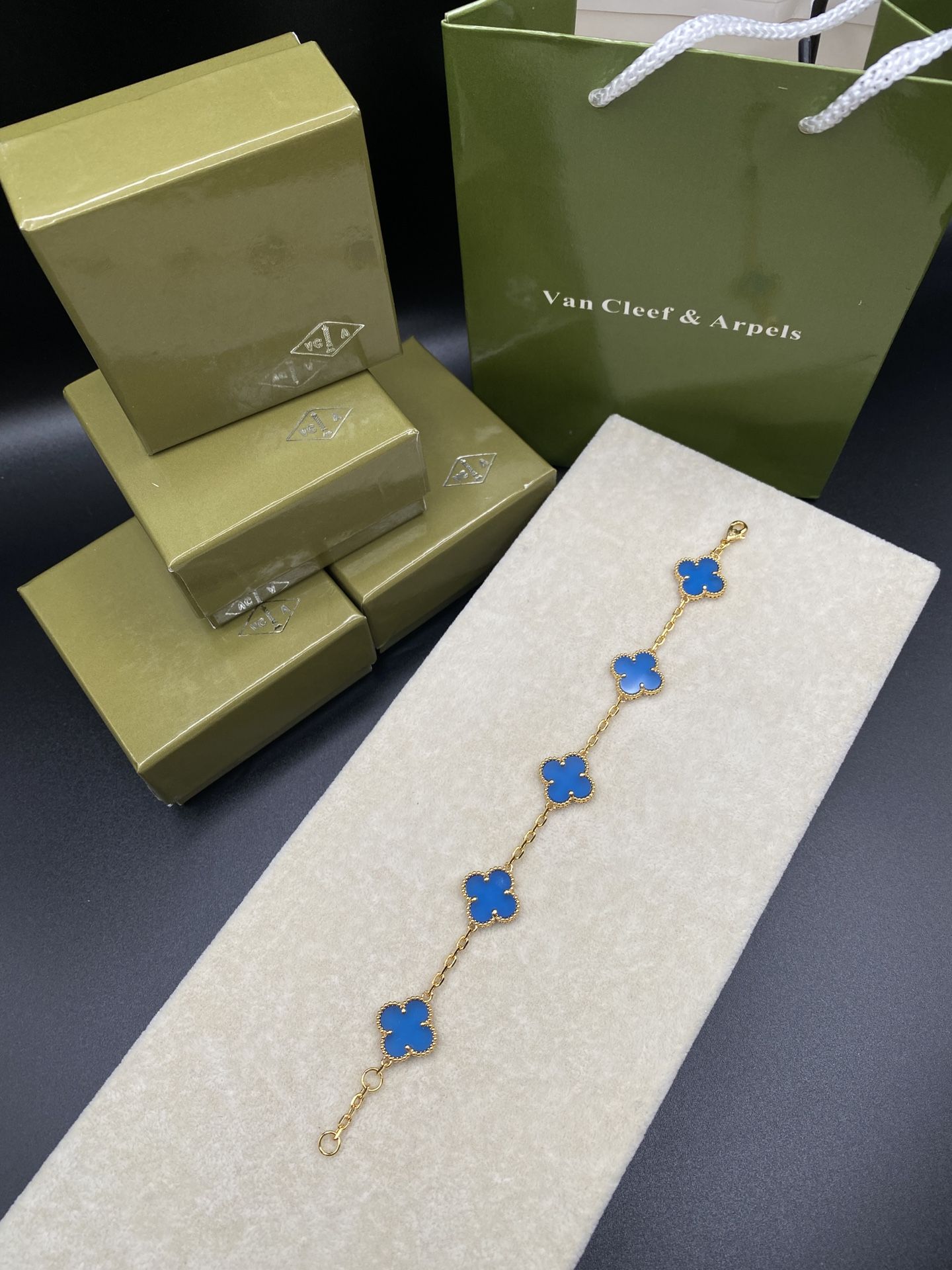 5 Motifs Blue Clover Van Cleef & Arpels
