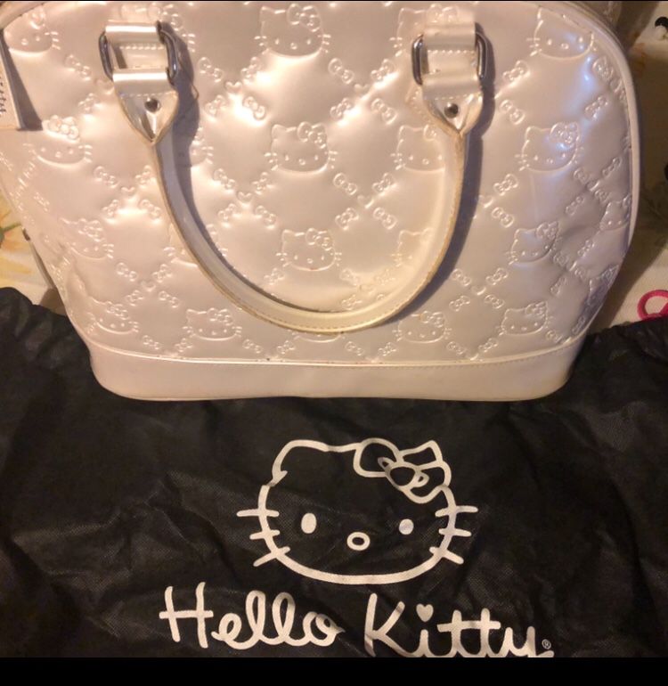 Hello Kitty Dome Pearl Purse Macys for Sale in Cincinnati, OH - OfferUp