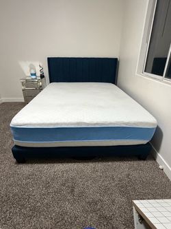 Queen size bed with mattress