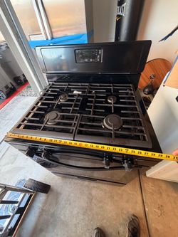 Black Gas Range Stove with 4 Burners