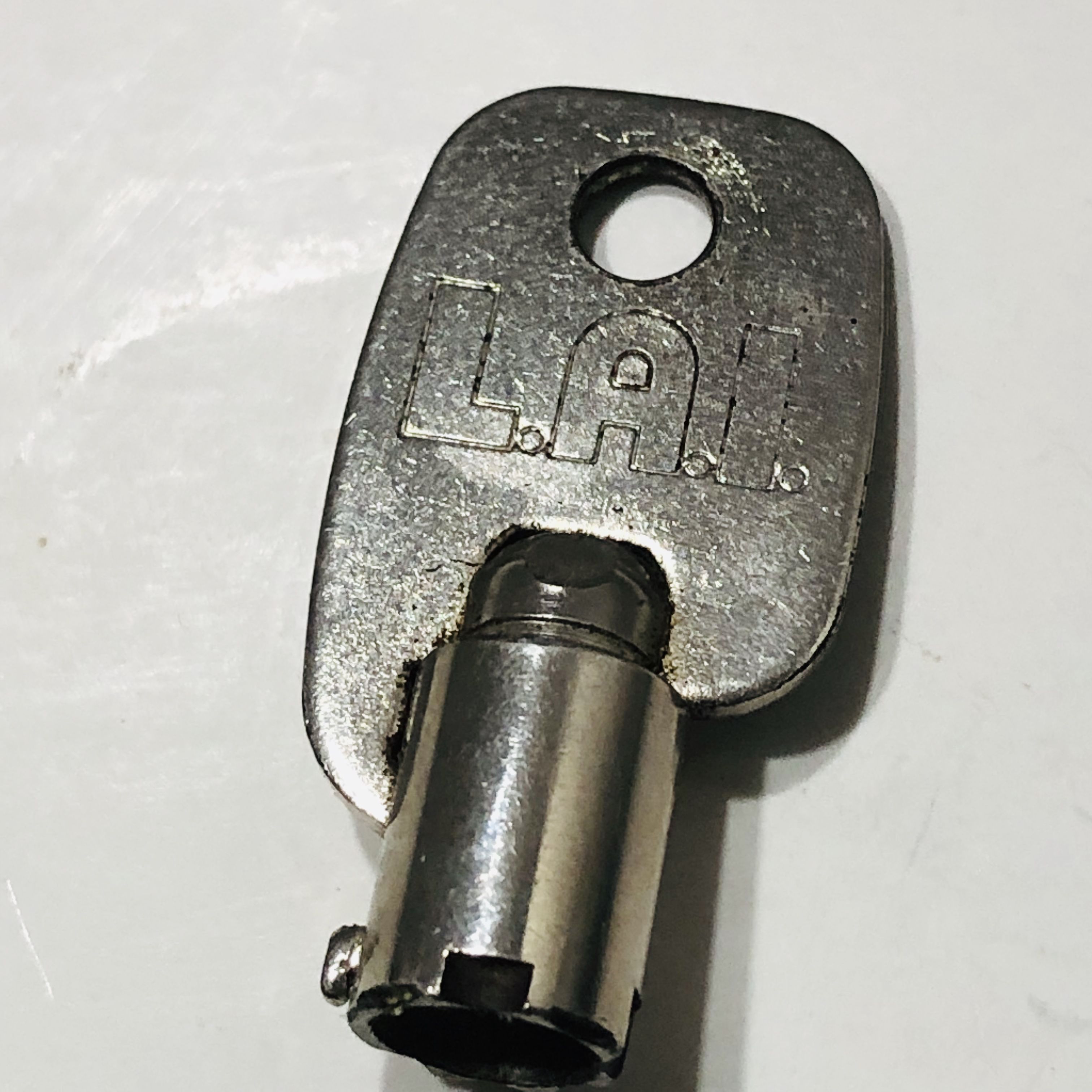 Vendstar 3000 vending candy machine LAI key for tubular pin tumble lock 8083