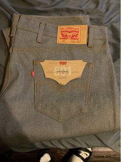Dark grey Levi’s 501s