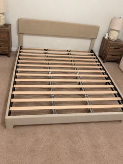 King size bed - NEW!