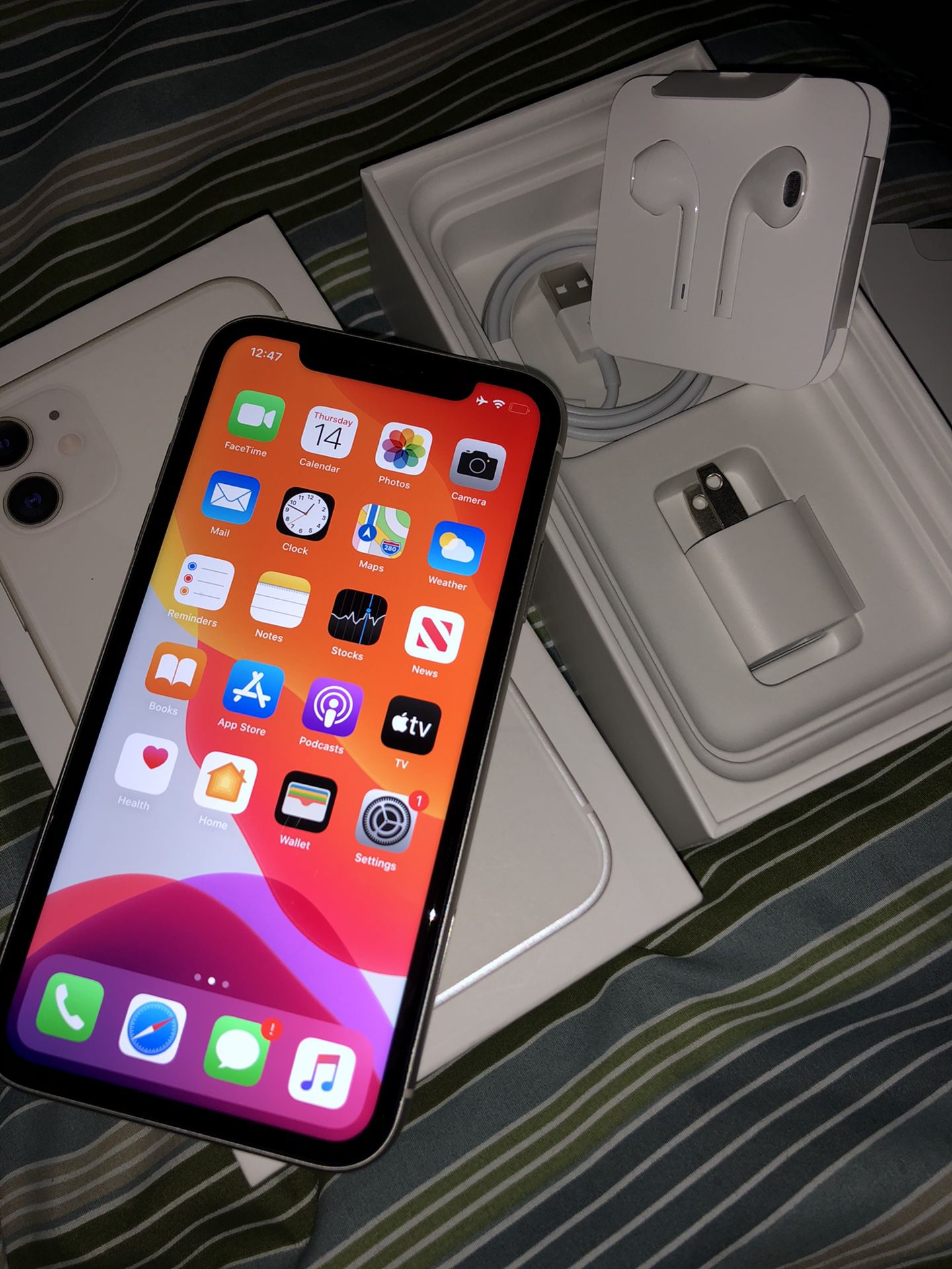 New iPhone 11 - T-Mobile (w/ AppleCare)