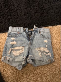 AERO shorts size 00