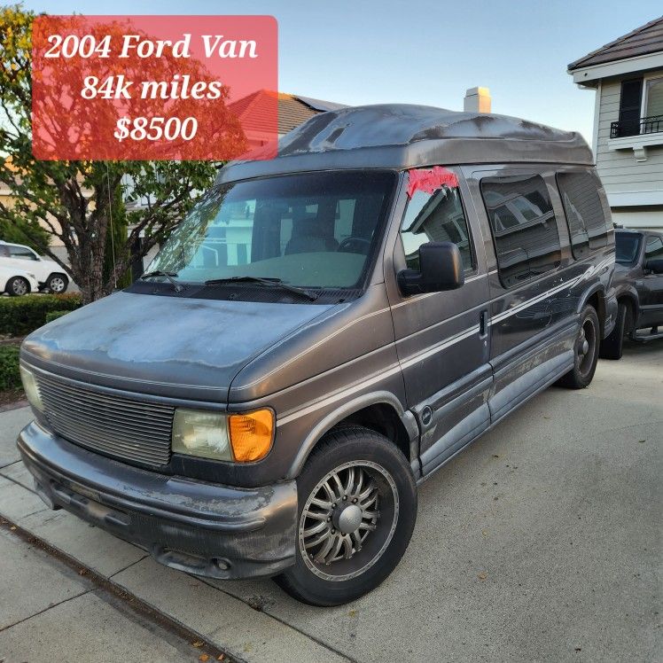 2004 Ford E-250