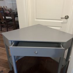 BEAUTIFUL SIDE TABLE