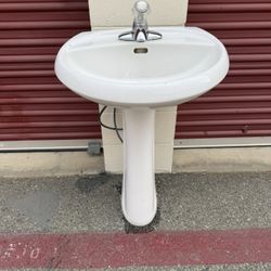 Pedestal Sink